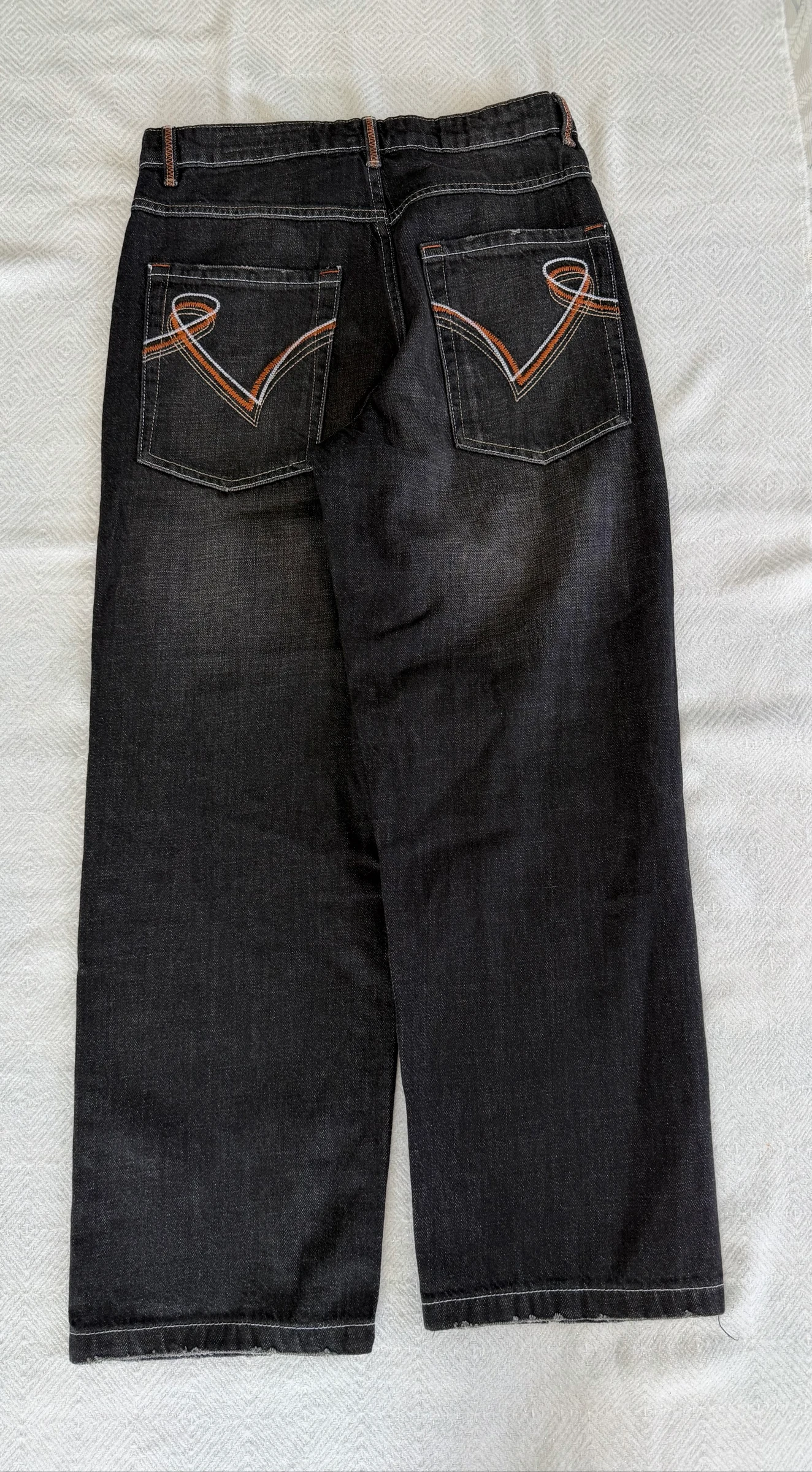 Jeans evasé cinza escuro - preto bordado nos bolsos - Bershka tamanho 38 – photo 3